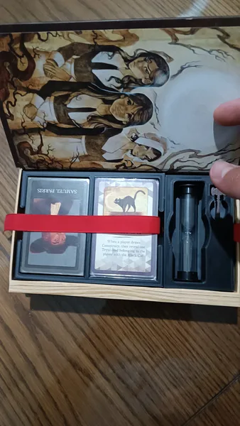 Salem 1692 sleeved cards cardholder
