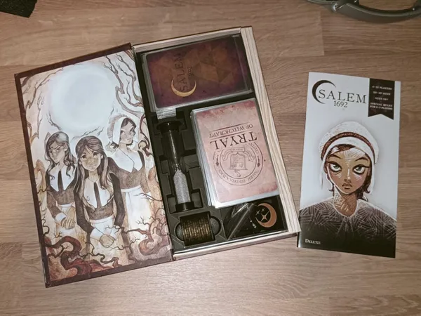 Salem 1692 insert - Sleeved cards + upgrade