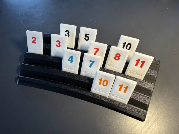 V2 - Stackable 4 Row Rummikub Tile Holder - No Support Material