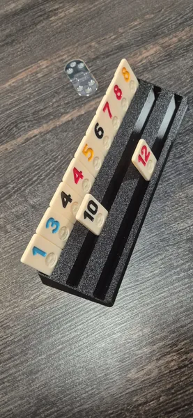 Rummikub tile stand