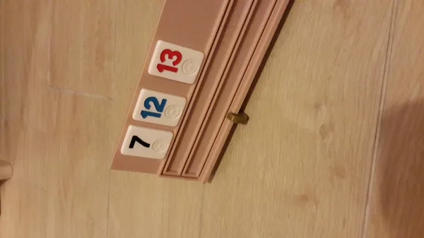 Rummikub Stand