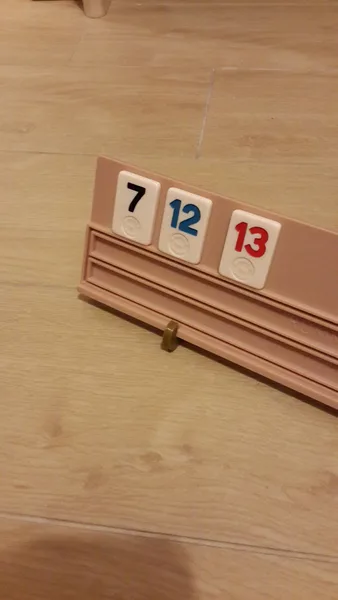 Rummikub stand leg