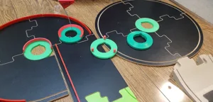 Pitchputt - Corner track putting greens