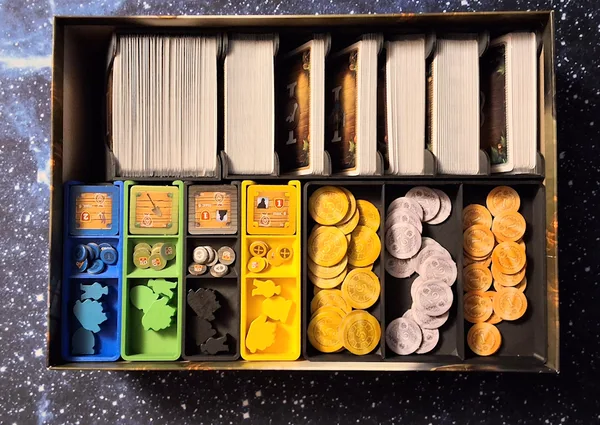 Pirates of Maracaibo Insert / Organizer