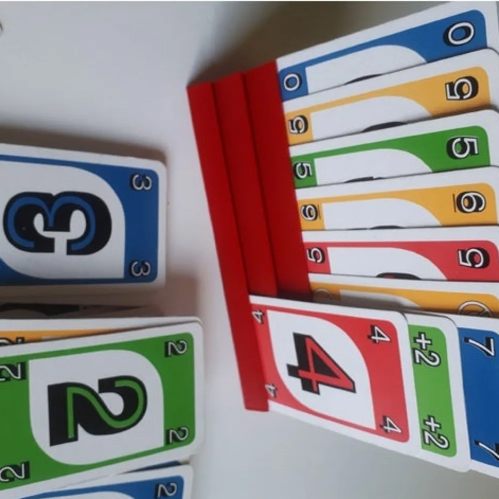 UNO playing card holder