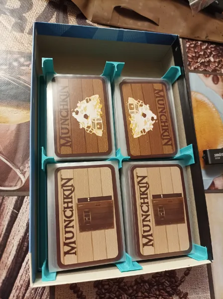 Munchkin Insert