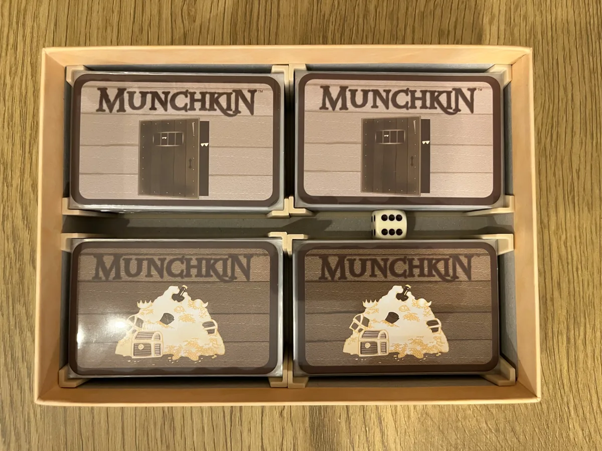 Munchkin insert for base version