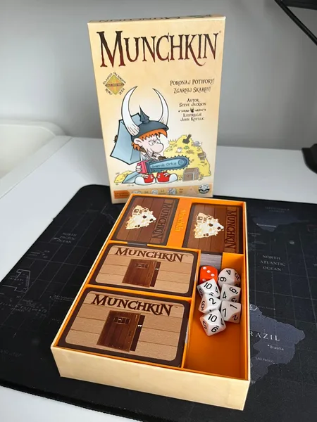 Munchkin Insert