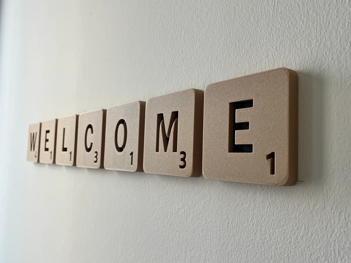 Scrabble off the wall - Walldesign