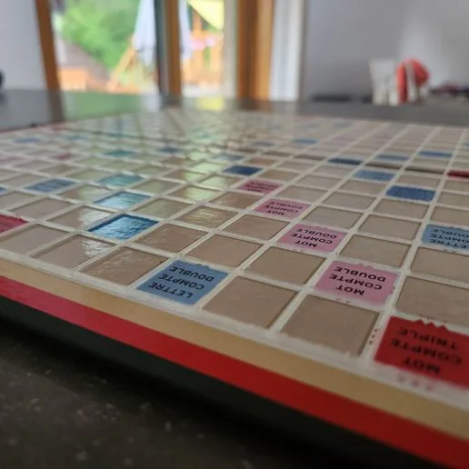 Scrabble deluxe