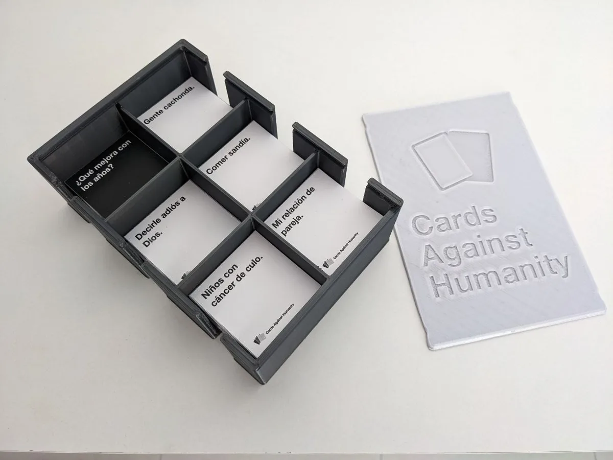 Cards Against Humanity Box (DIY edition)