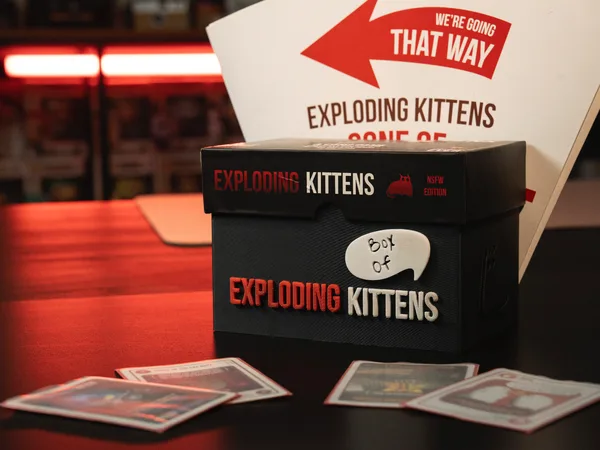 box exploding kittens