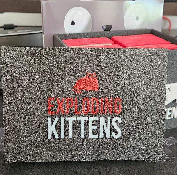 Exploding kittens lid // Tapa exploding kittens