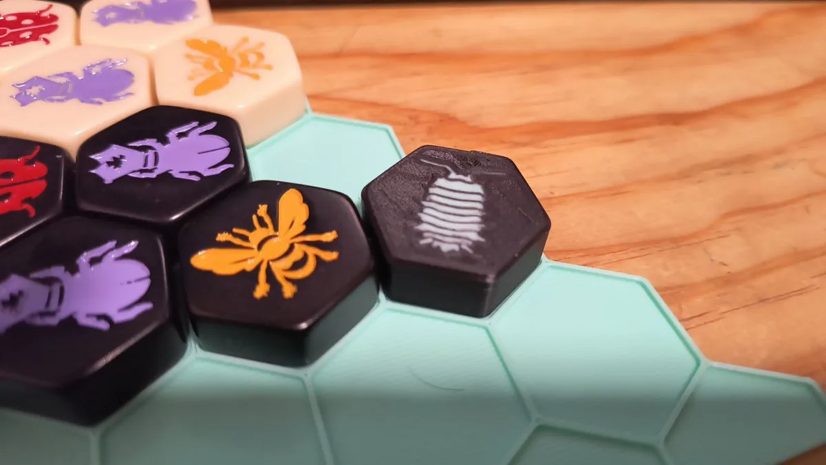 Blank Hive Pocket tile