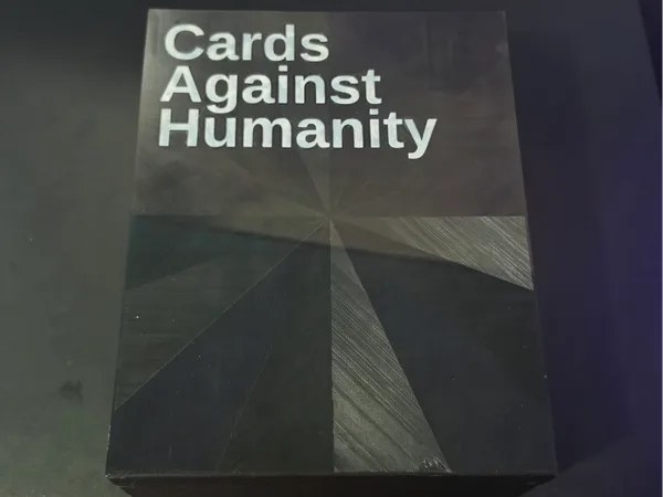 Cards Against Humanity Bōks V3