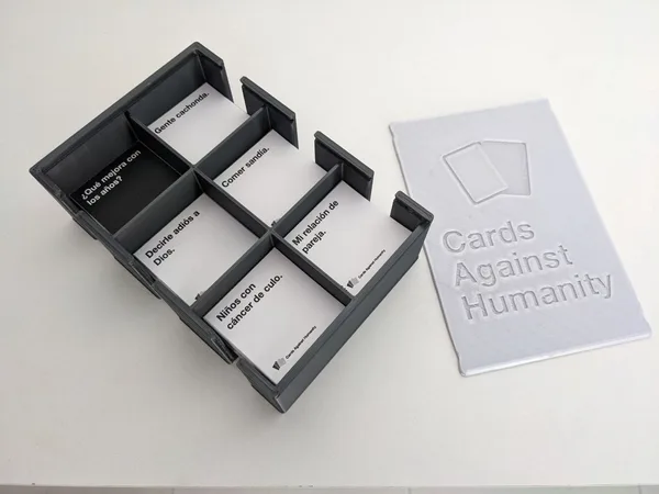 Cards Against Humanity Box (DIY edition)
