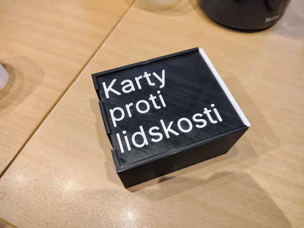 Cards against humanity box