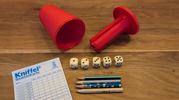 Kniffelbecher - Travel Kniffel/Yahtzee/Pasch in a dice cup