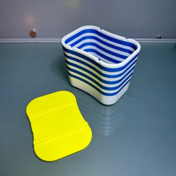 Dice Cup with Lid - Yahtzee