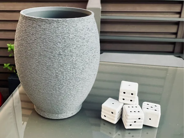 Dice set to go (Yahtzee etc.) with lid