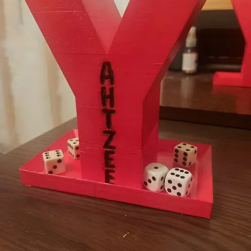 YAHTZEE DICE TOWER