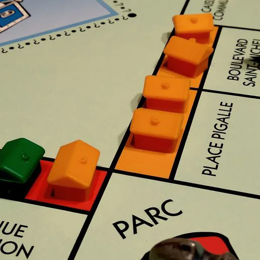 Monopoly house / house