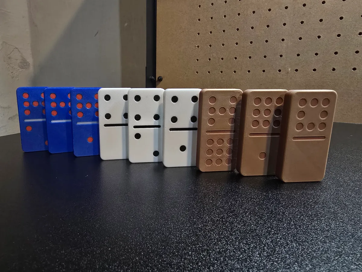 Double 9 Dominoes w/ Box