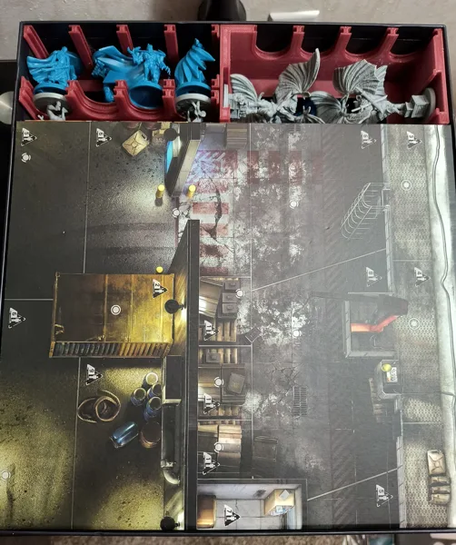 Batman: Gotham City Chronicles Season 3 storage and insert