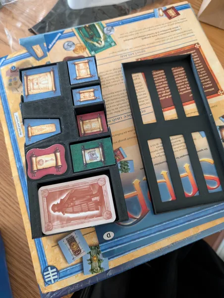 Asara board game organizer