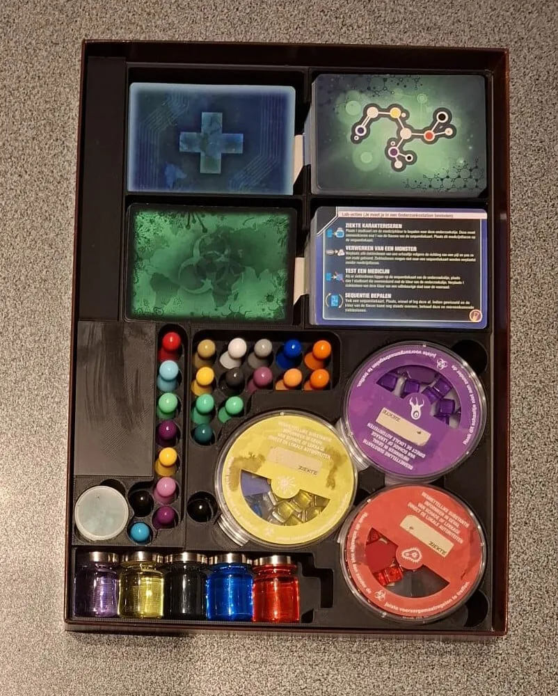 Pandemic plus 3 expansions (On the Brink, In the Lab, State of Emergency) in one box