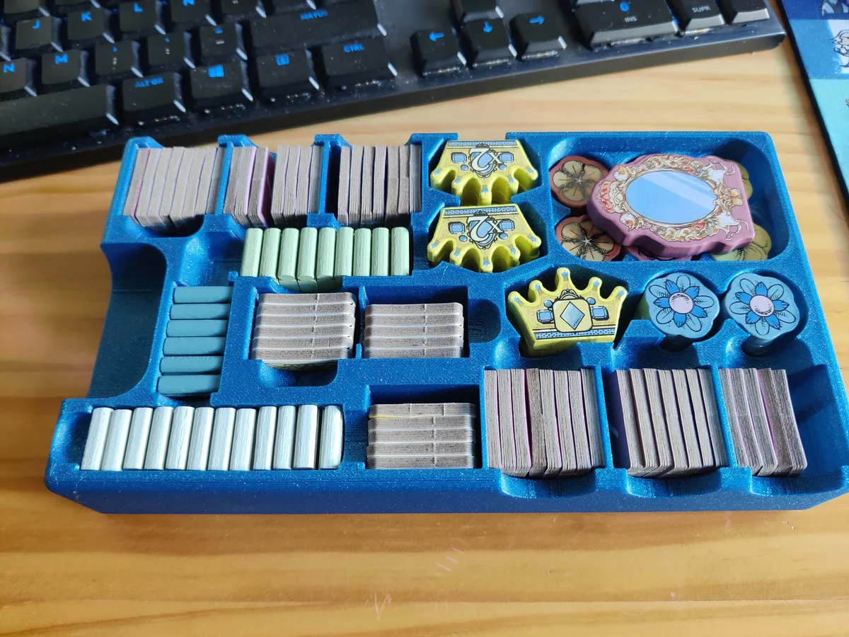 Queen Alice Boardgame Insert