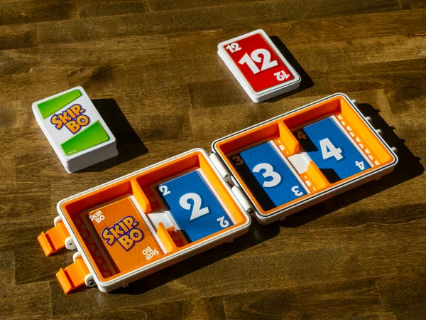 Skip-Bo 2 in 1 Carry Case and Play Space (Rugged Box)