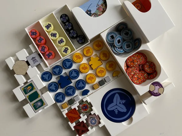 The White Castle Duel board game insert