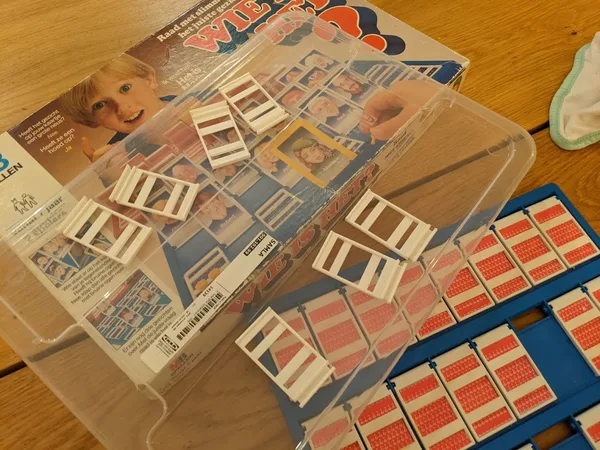 Guess Who? (Wie is Het?) - Replacement board
