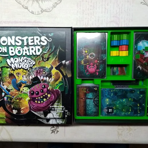 MONSTERS ON BOARD: MONSTER MIXER