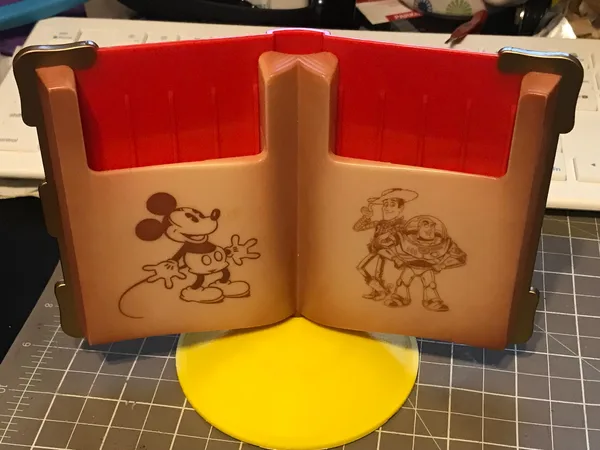 2005 Disney Trivial Pursuit Card Holder Base