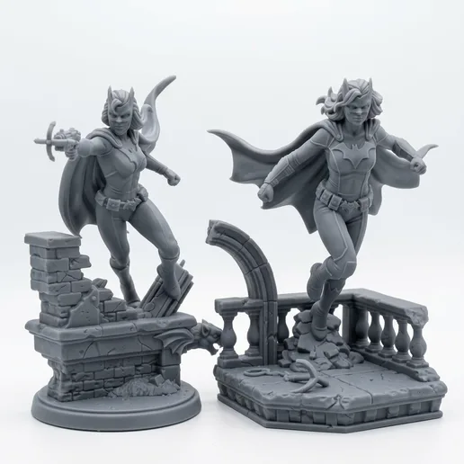 Batwoman Dual Pose - 32mm Batman Miniature Game Scale