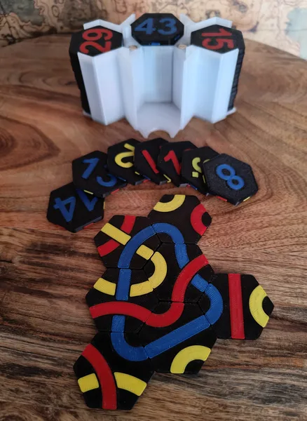 Tantrix Puzzle Game with 56 pieces