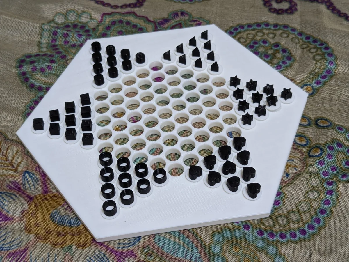 Universal Chinese Checkers
