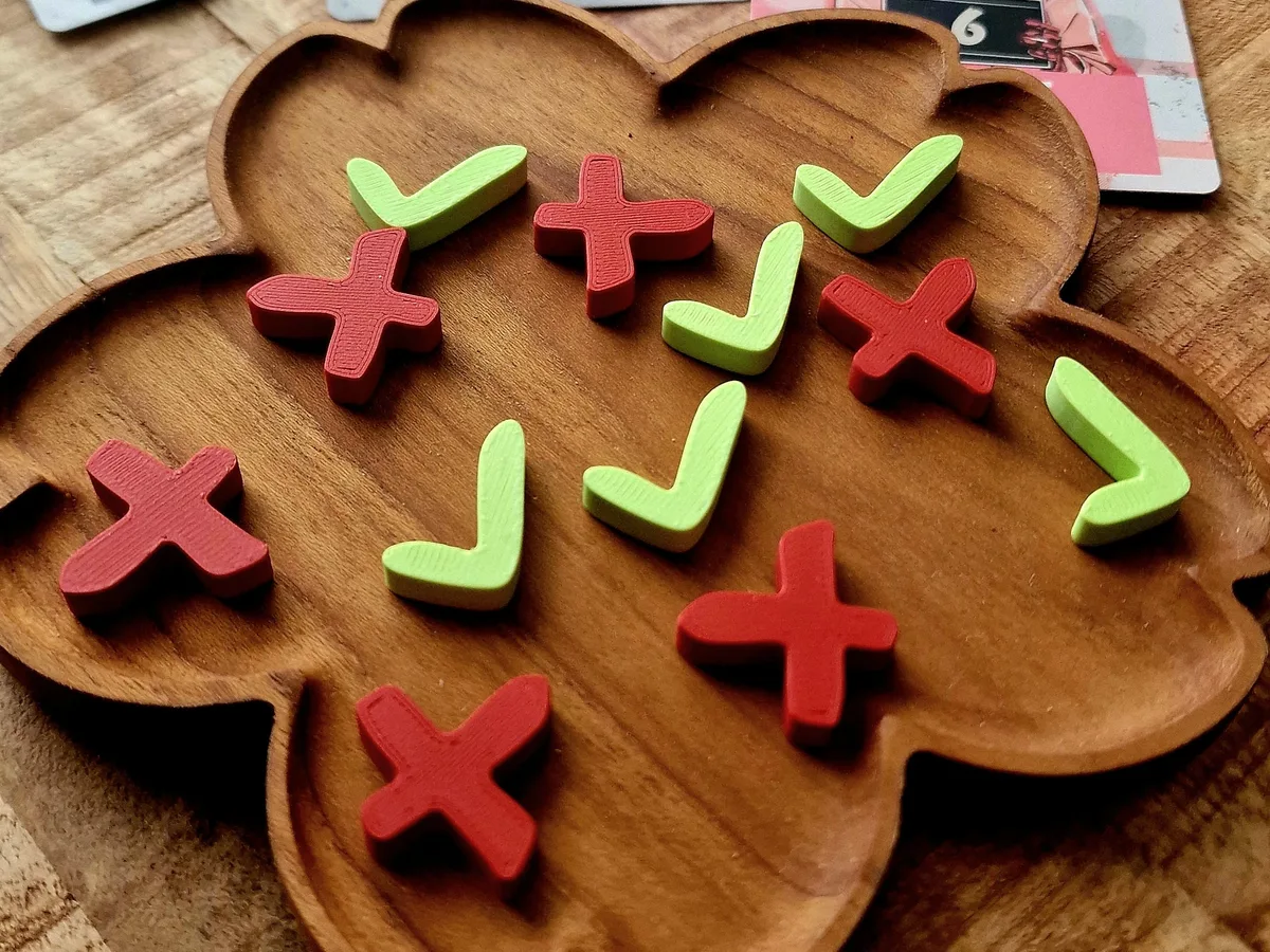 True-False Tokens for Board Games (e.g. for A Carnivore did it!)