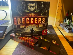 Deckers trays