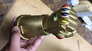 Infinity Gauntlet Dice Cup