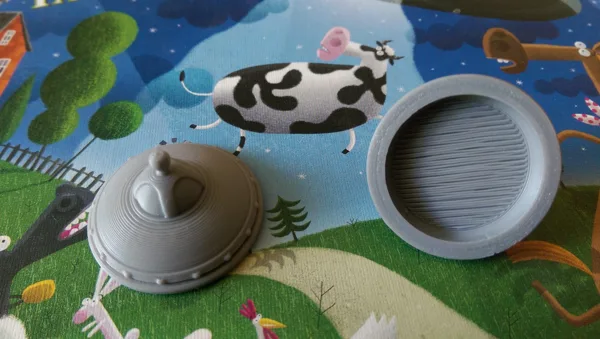 UFO farmer board game ship