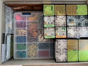 Caverna Tile Holders
