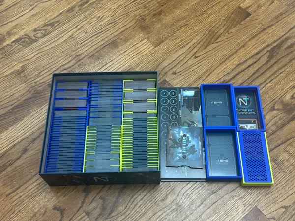 Xenoshyft Onslaught & Dreadmire Sleeved Insert