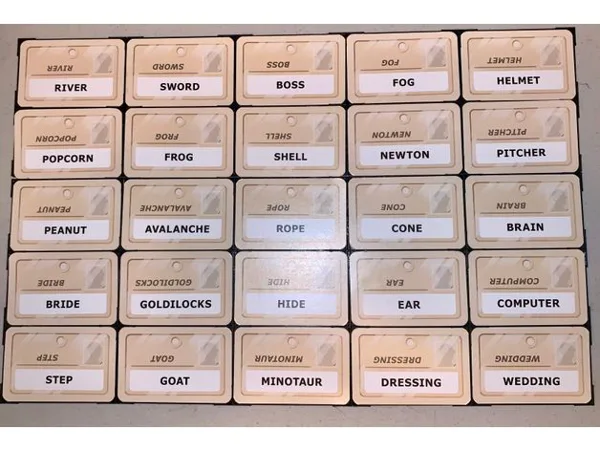 Codenames Card Grid