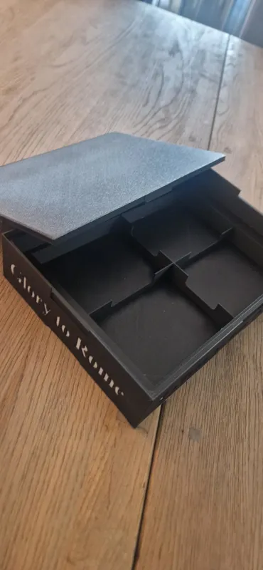 Printed box with Snapmaker U1 and lid with Anycubic Kobra 3 Max.