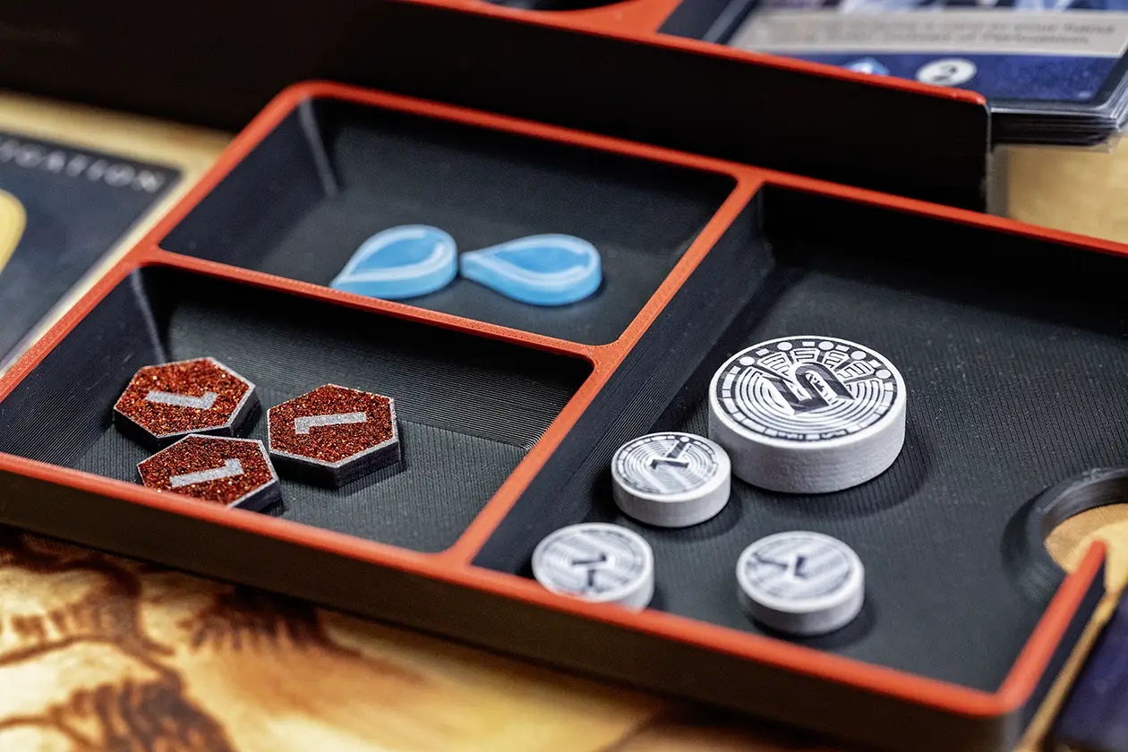Red player resource tray